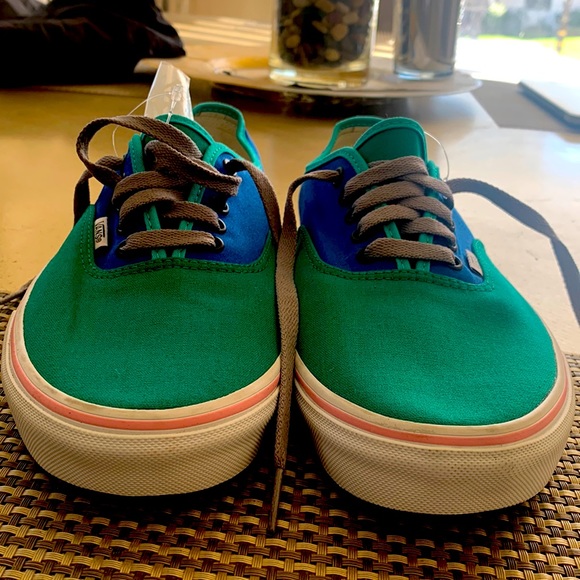 Custom Vans - Picture 4 of 8